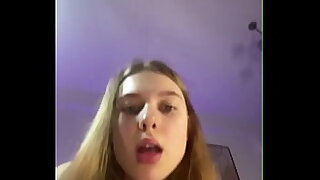 Squirting a quantity on your face