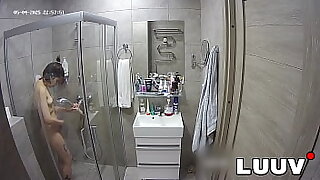 LUUV Kareflore tears plus ecstasy with reference to the shower processing her boyfriend039s deep love