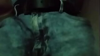 Una deliciosa meada brushwood mi pantildeal y pantaloacuten puesto y de paso deliciosa pajita y doble orgssmo