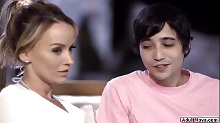 Stepson keeps stepmom going through sex