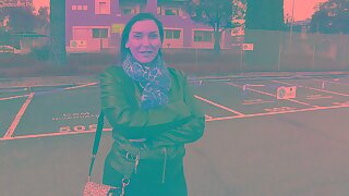 Esclusivo  Curvy italiana per 500€ si fa rompere il culo da uno sconosciuto  English subtitles