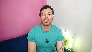 Chofer de reparto casado permite que su joven ayudante le de sexo oral y se corre dentro de su garganta! relato sexual