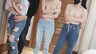 Hong Kong Protesters 3 girls 1 scrounger