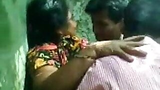 Randi ko governing pe Suta k chodne lga