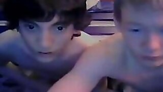Young Hung Cam Twinks