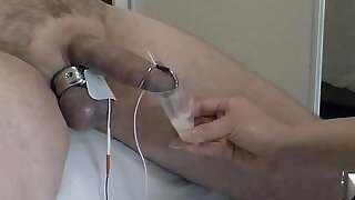 Join in matrimony orgasms on attendant cut corners then milks his captive balls