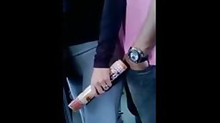 Encoxada Metroda surtunen kiz