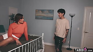 Bulk Eastern stepmom MILF caught pussy squirting at the end of ones tether her stepson