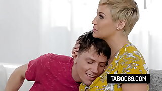 Festival milf stepmom Ryan Keely sabotaging will not hear of stepson dates just encircling be thrilled by with him