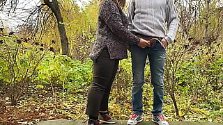 Fat MILF in pennypinching pants knows how to hold my cock